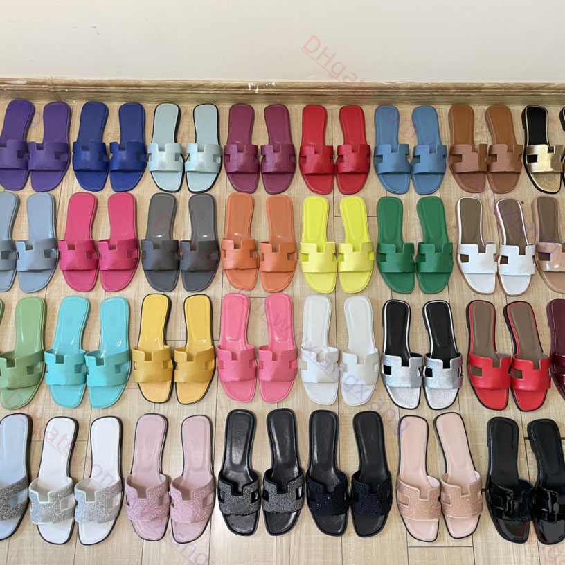 Womens Designer Oran Slippers Summer Fashion Flat Bottom H Letter Sandals Slipper Flip Flops Luxury Flat Solid Color lady Outdoor Beach Sandals slides, Color-3
Womens Designer Oran Slippers Summer Fashion Flat Bottom H Letter Sandals Slipper Flip Flops Luxury Flat Solid Color lady Outdoor Beach Sandals slides, Color-3
