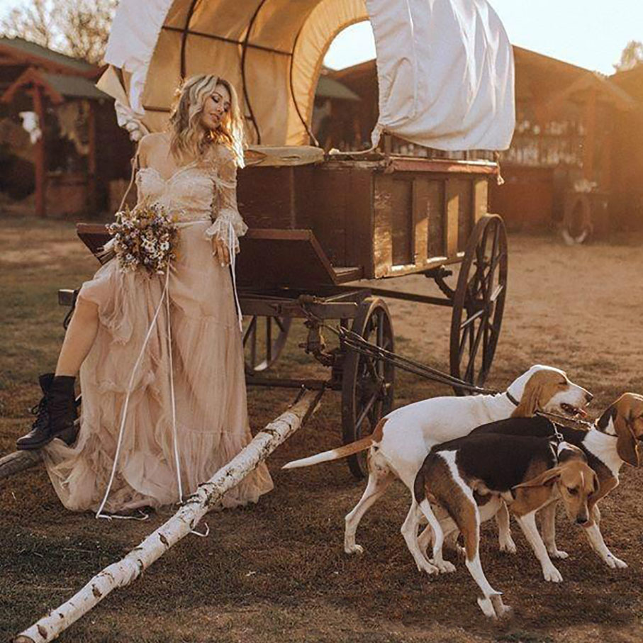 2023 Charming Lace Spring V-Neck Garden Wedding Dresses Boho Bohemian Long Sleeve Sheer Arabic Plus Size vestido de noiva Bridal Gown Ball Bride