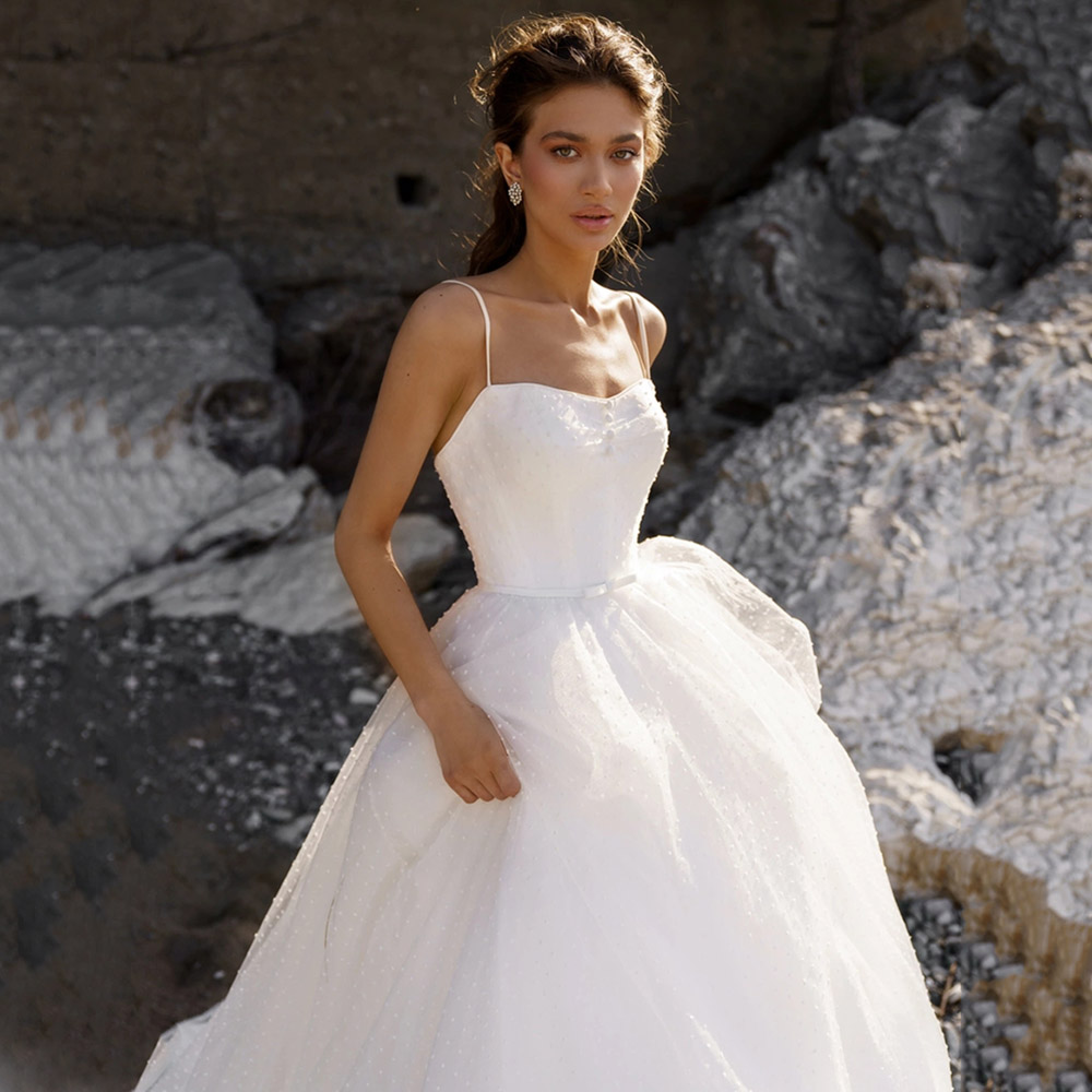 Romantic Spaghetti Straps Polka Dots Bridal Dresses A Line Beach Wedding Gown Backless Tulle Boho Outdoor Summer Vestidos De Novia