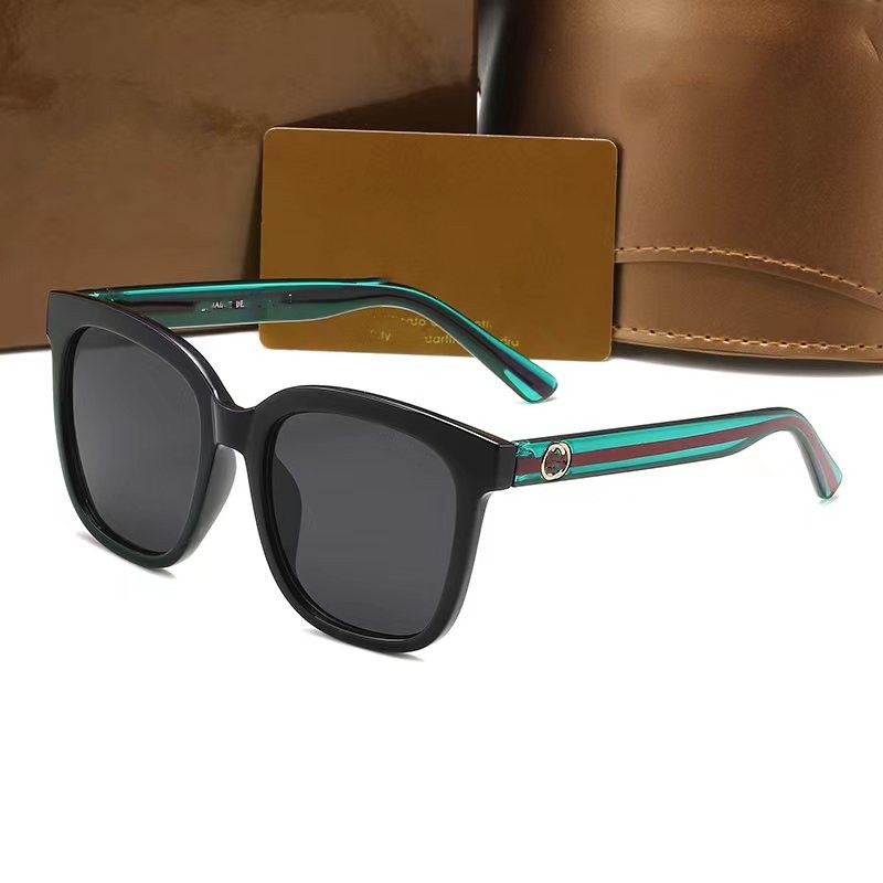 2023 Designer Womans Vintage Plain Mirror GGities Sunglasses Women's Women's Sunglasses Beach UV Protection GGities Sun Glasses With Box
2023 Designer Womans Vintage Plain Mirror GGities Sunglasses Women's Women's Sunglasses Beach UV Protection GGities Sun Glasses With Box