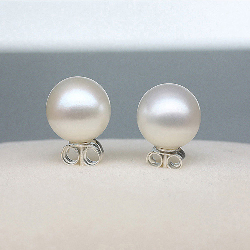 Vintage Classic Women's Pearl Stud Earrings - S925 Silver Luxury Fashion for Weddings & Parties