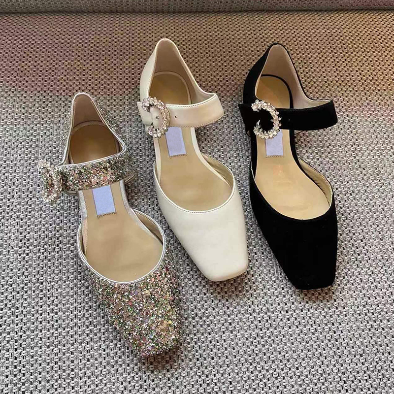 Designer Sandals Luxury brand fashion flats Crystal buckle solid color Phantom fabric women Outdoor walking women all-match style comfortable soles
Designer Sandals Luxury brand fashion flats Crystal buckle solid color Phantom fabric women Outdoor walking women all-match style comfortable soles