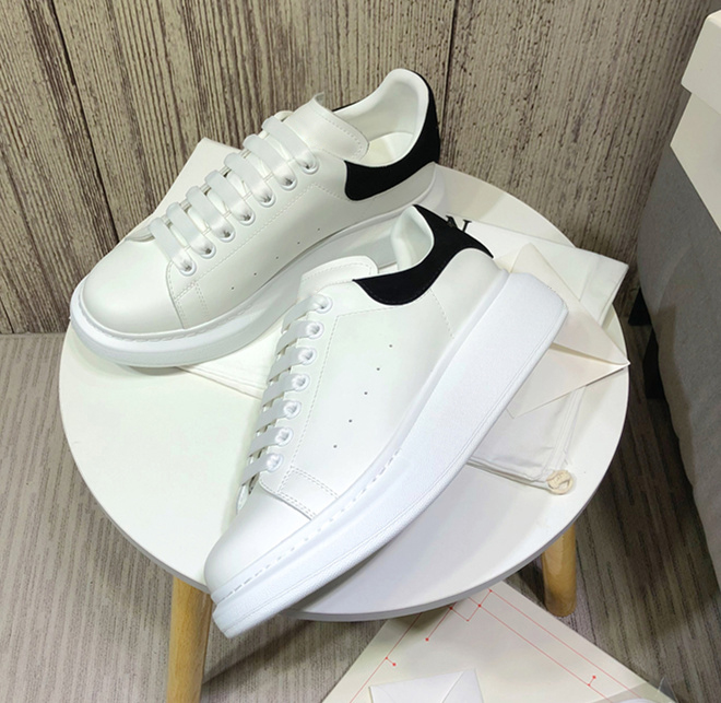 Designer Casual Shoes stage Leather Lace Up Plate-Forme Men Fashion sports Platform Sneakers White Black Mens Womens Luxury Velvet Suede Size 35-46
Designer Casual Shoes stage Leather Lace Up Plate-Forme Men Fashion sports Platform Sneakers White Black Mens Womens Luxury Velvet Suede Size 35-46