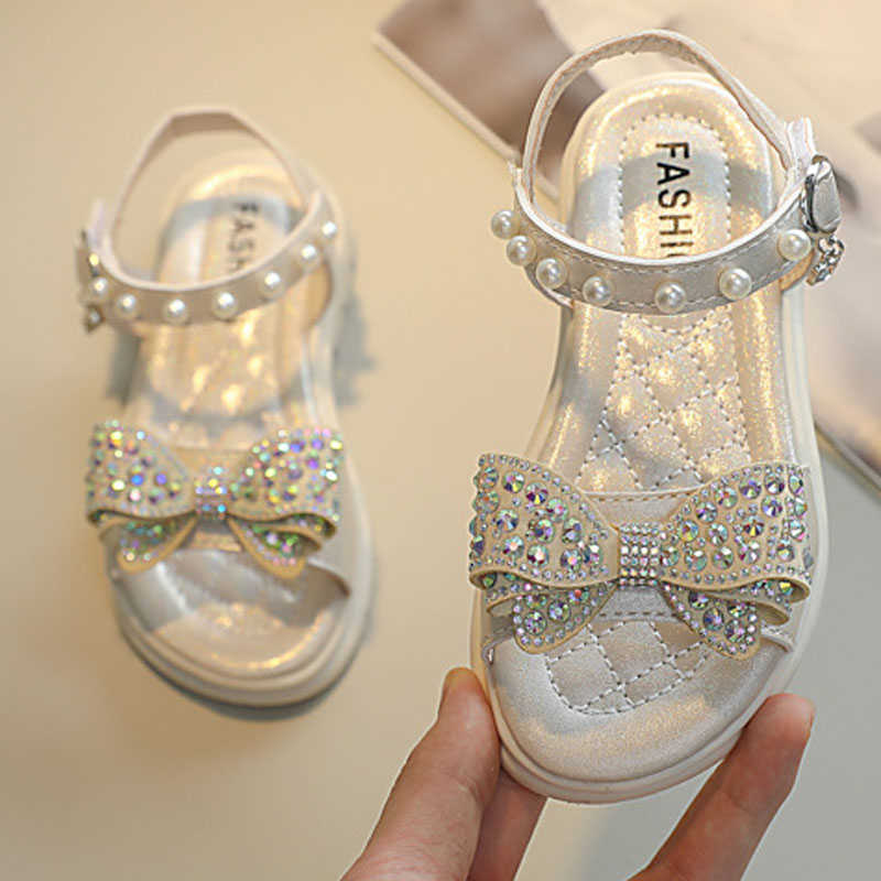 Sandals Kids New Flat Sandals Bow Rhinestone Girls Princess Summer Shoes Children Open Toe Pearl Beach Sandals Size 26-36 R230529