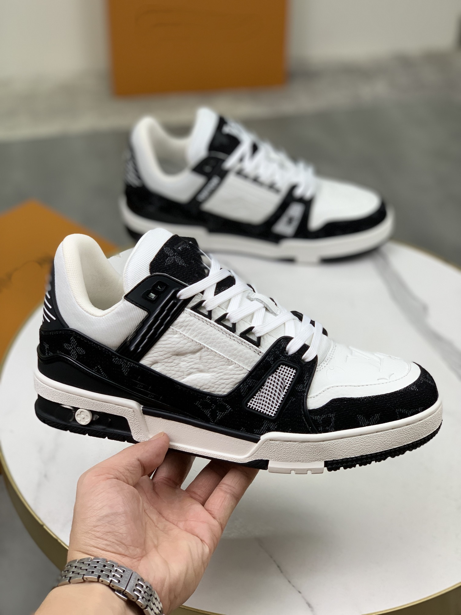 Trainer lvity High Edition Genuine Leather Casual Shoes Sports Shoes Breathable Couples Denim Lace up Men's Board Shoes
Trainer lvity High Edition Genuine Leather Casual Shoes Sports Shoes Breathable Couples Denim Lace up Men's Board Shoes