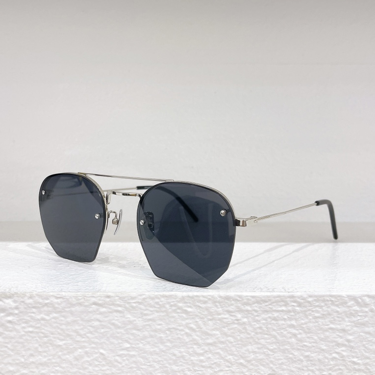 Sunglasses For Men Women Summer Designers 422 Style Anti-Ultraviolet Retro Plate Frameless Glasses Random Box
Sunglasses For Men Women Summer Designers 422 Style Anti-Ultraviolet Retro Plate Frameless Glasses Random Box