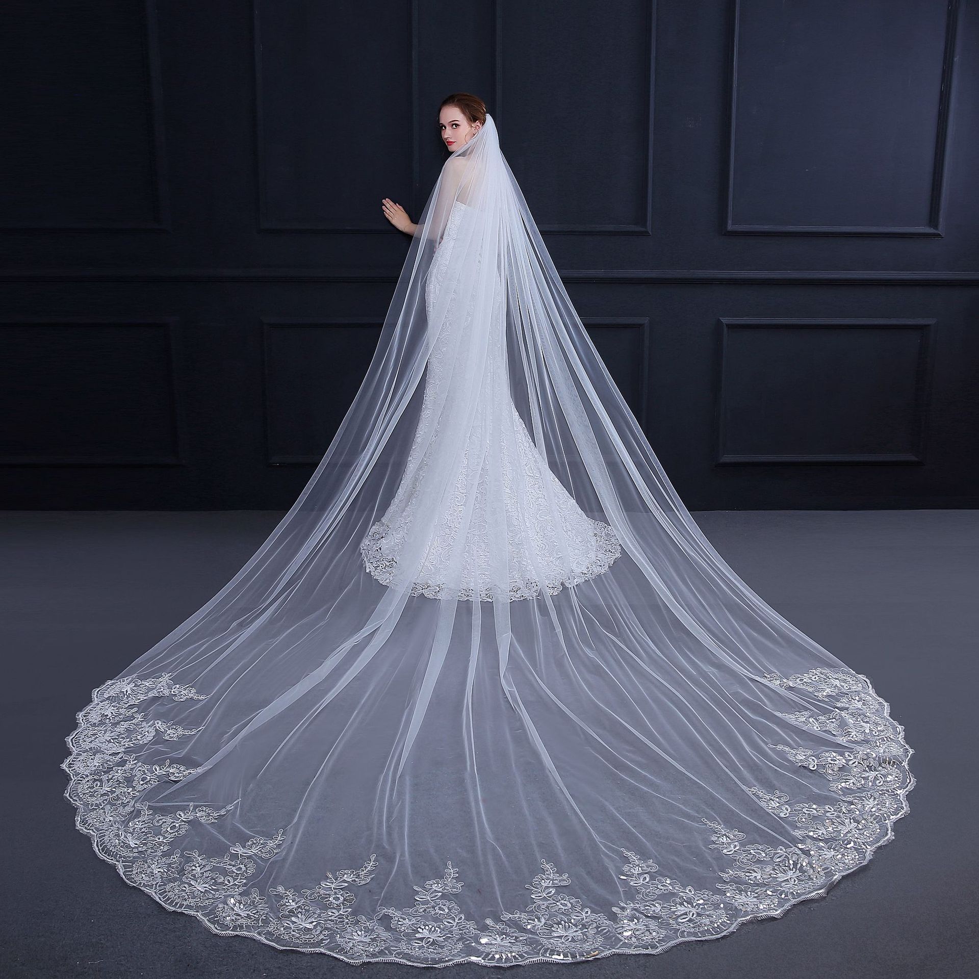4 X 1.6 Meter White Ivory Cathedral Wedding Veils Long Lace Edge Veil with Comb Wedding Accessories Bride Veil