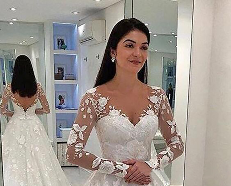 2023 Sexy Women Wedding Dress White Lace Long Dress Deep V-neck Long Mesh Lace Sleeve A-line Pleated Floor-length Dresses