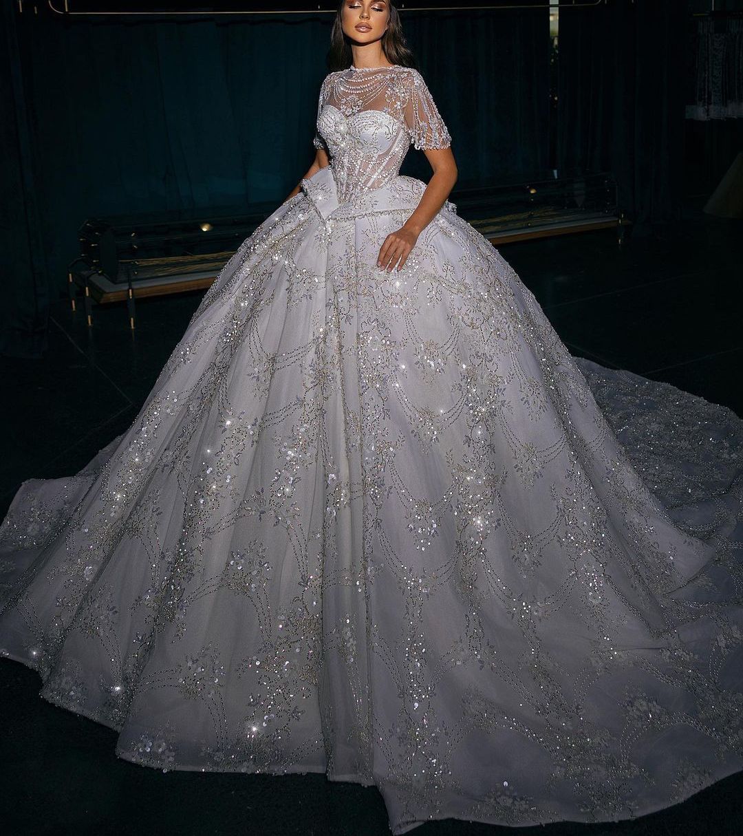 Luxury Ball Gown Wedding Dresses Cape Sleeves V Neck Sequins Applique Ruffles Bridal Gowns Beaded 3D Lace Beads Diamonds Lace-up Plus Size Custom Made