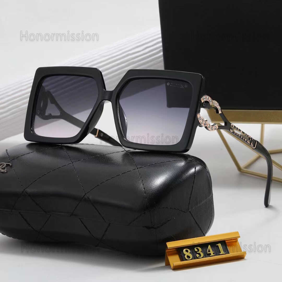 Designer Luxury Fashion Channel Sunglasses Eyeglasses Goggle Beach Sun Glasses For Mens Womens Ladies Outdoor Sunglasse 8341
Designer Luxury Fashion Channel Sunglasses Eyeglasses Goggle Beach Sun Glasses For Mens Womens Ladies Outdoor Sunglasse 8341