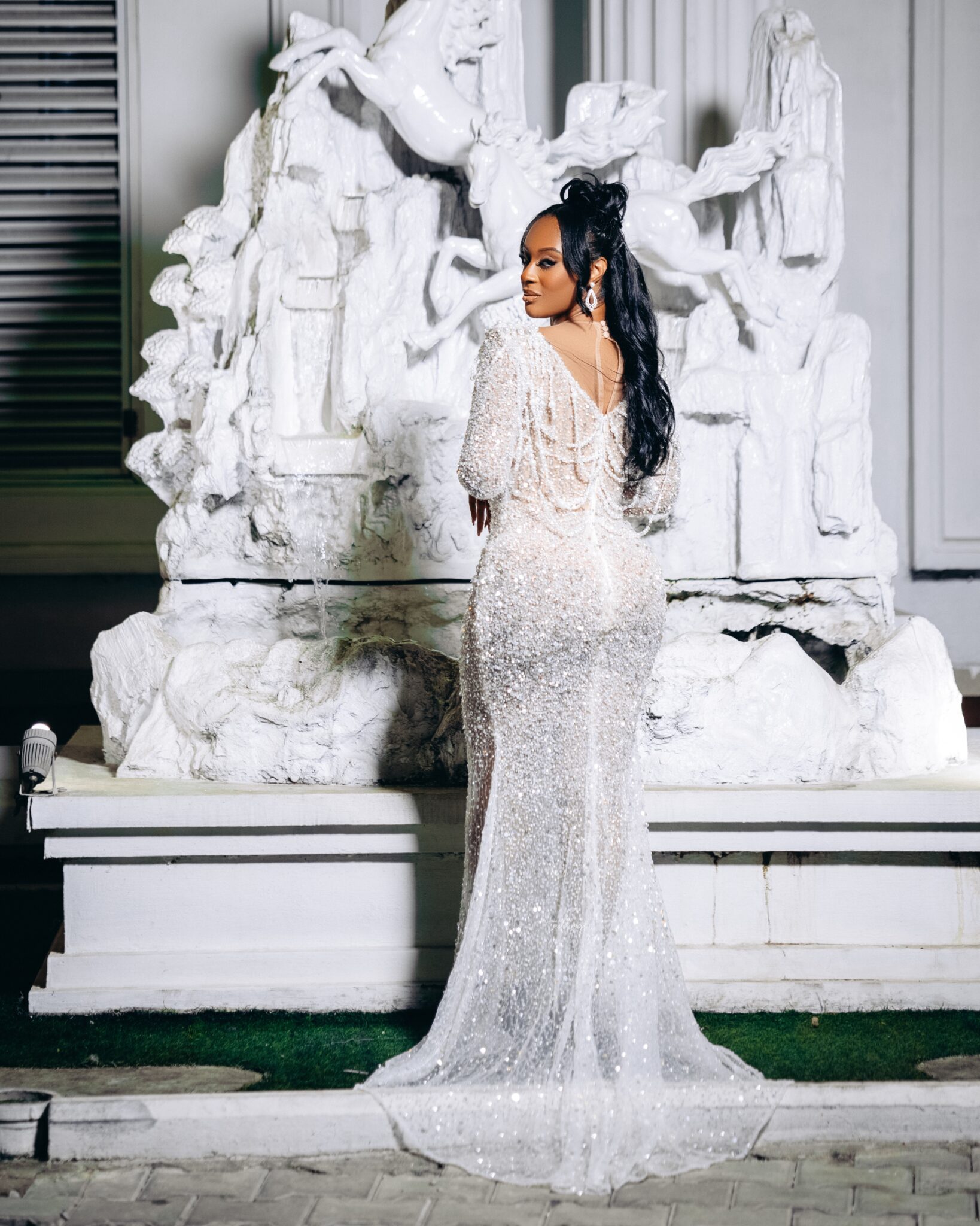 2023 Arabic Aso Ebi White Mermaid Wedding Dress Pearls Sequined Lace See Through Bridal Gowns Dresses ZJ322