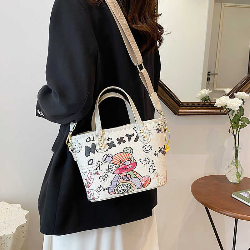 Handbag Large Capacity Women s 2023 New Korean Fashion Versatile Personalized Graffiti Shoulder Bag Fashion Cartoon Bucket 230529