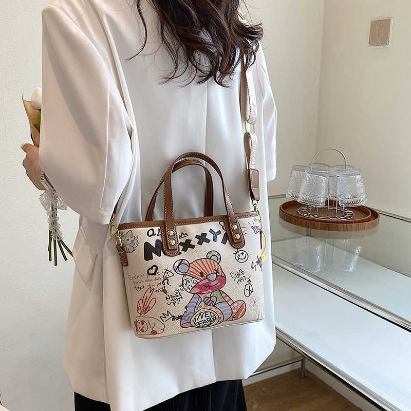 Handbag Large Capacity Women s 2023 New Korean Fashion Versatile Personalized Graffiti Shoulder Bag Fashion Cartoon Bucket 230529