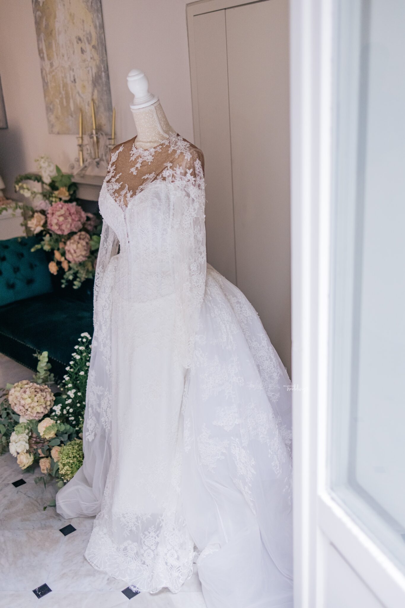 2023 Arabic Aso Ebi Mermaid White Wedding Dress Sheer Neck Long Sleeves Lace Bridal Gowns Dresses ZJ303