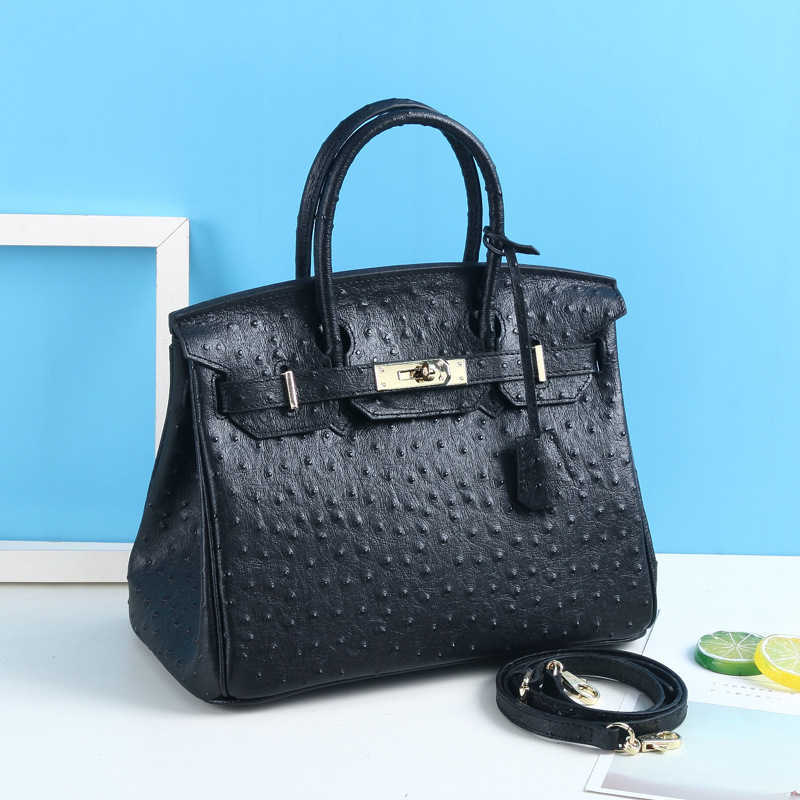 Ostrich Skin Women's Bag Hand Sewn Wax Thread Genuine Leather One Shoulder Handbag European and American Fashion Designer Single Shoulder Messenger Bag, 25cm black
Ostrich Skin Women's Bag Hand Sewn Wax Thread Genuine Leather One Shoulder Handbag European and American Fashion Designer Single Shoulder Messenger Bag, 25cm black