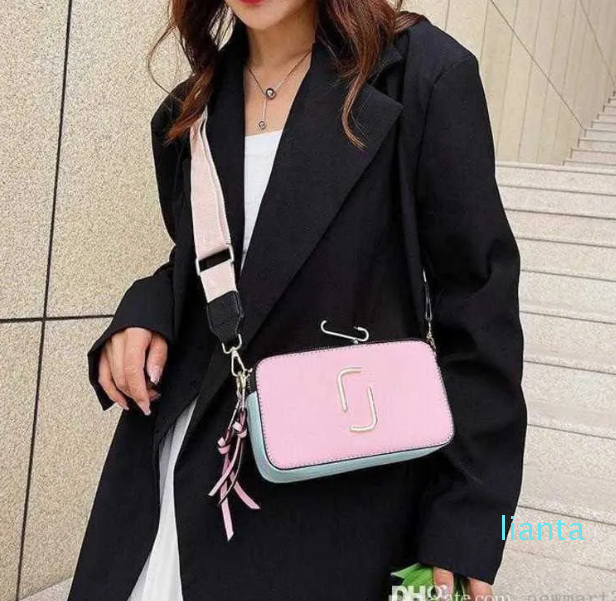 Retail Women Designer Bags New 2023 Small Bag Trend Letter Single Shoulder Crossbody Messenger Bag, All black
Retail Women Designer Bags New 2023 Small Bag Trend Letter Single Shoulder Crossbody Messenger Bag, All black