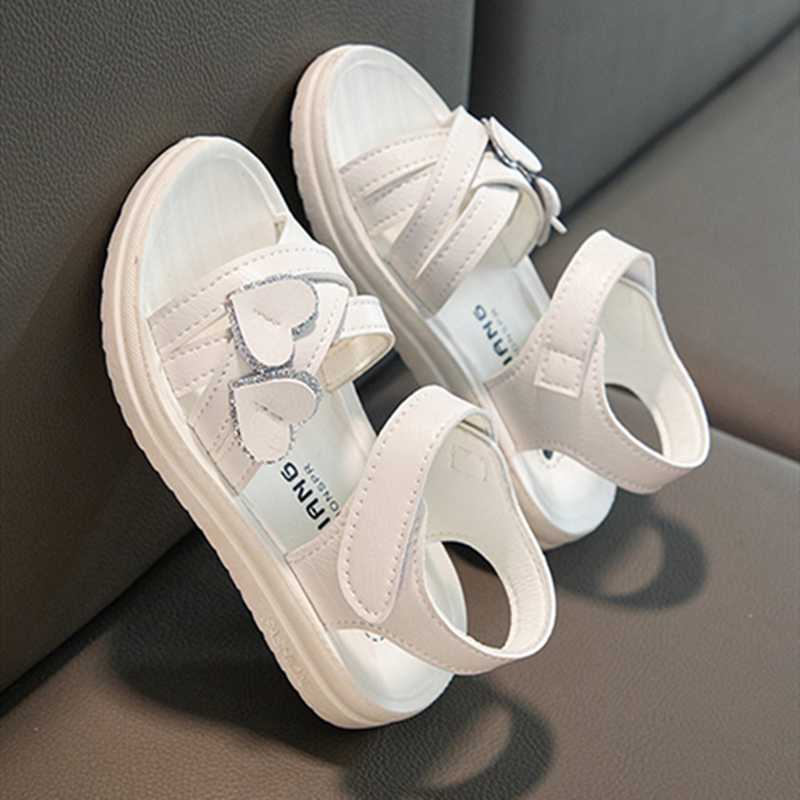 Sandals Cute Baby Girls Love Hearts Sandals With Platform Beach Shoes Open Toe Thick Hoop Loop Footwear Pink White Sewing Soft R230529