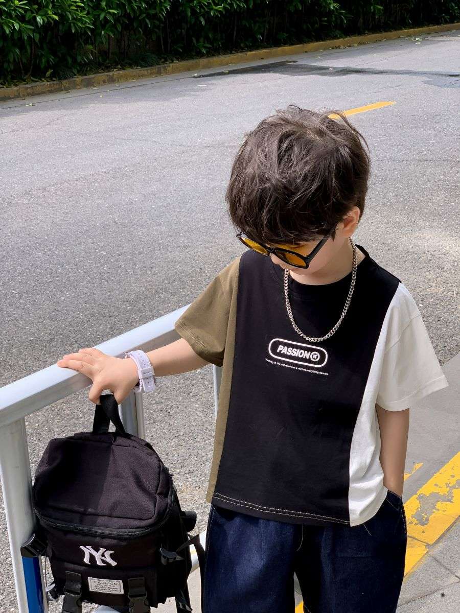 Summer Children's New T-shirt Fashion Loose Fit Boys' Clothing Japanese Style Youth T-shirt Round Neck Short Sleeve Loose Fit Baby Clothing 2 to 14 Years Old, Black
Summer Children's New T-shirt Fashion Loose Fit Boys' Clothing Japanese Style Youth T-shirt Round Neck Short Sleeve Loose Fit Baby Clothing 2 to 14 Years Old, Black