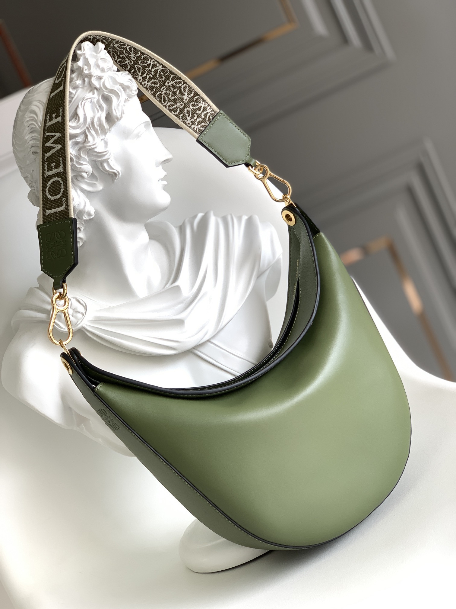 Woman LUNA Shoulder Bags Fashion Casual Leather Totes Handbags Designers Vintage Underarm Bags Luxury Cross Body Bag Female Shopper Bag loewe luna bag, Black
Woman LUNA Shoulder Bags Fashion Casual Leather Totes Handbags Designers Vintage Underarm Bags Luxury Cross Body Bag Female Shopper Bag loewe luna bag, Black