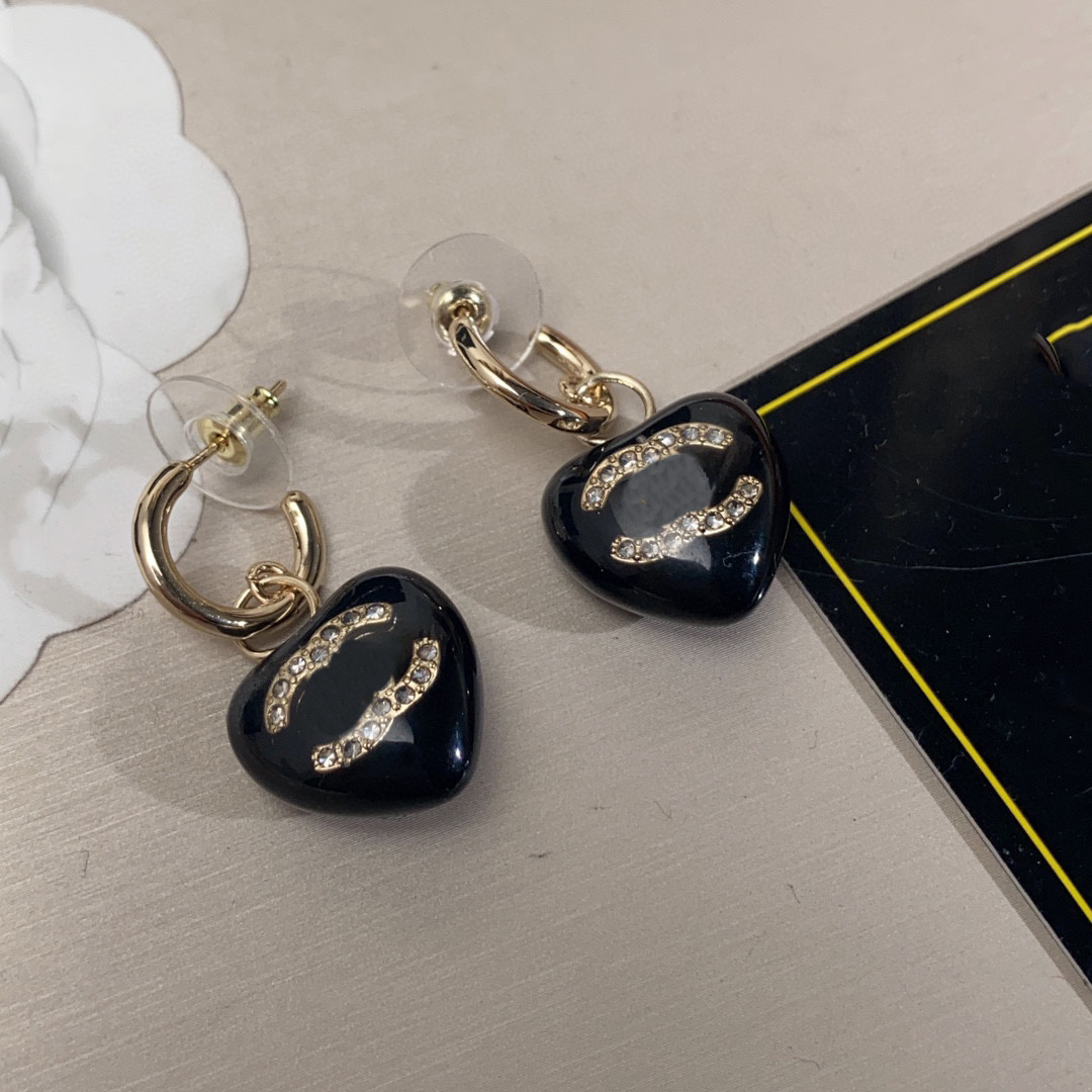 double letter stud earrings top quality woman Luxury designer Hoop earring ccity jewelry women pearl ohrringe 6623
double letter stud earrings top quality woman Luxury designer Hoop earring ccity jewelry women pearl ohrringe 6623