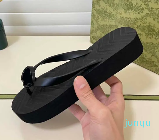 Summer new style flip-flops feet clip rubber flat toe clip women's slippers thick bottom flip-flops beach anti-skid sandals, White
Summer new style flip-flops feet clip rubber flat toe clip women's slippers thick bottom flip-flops beach anti-skid sandals, White