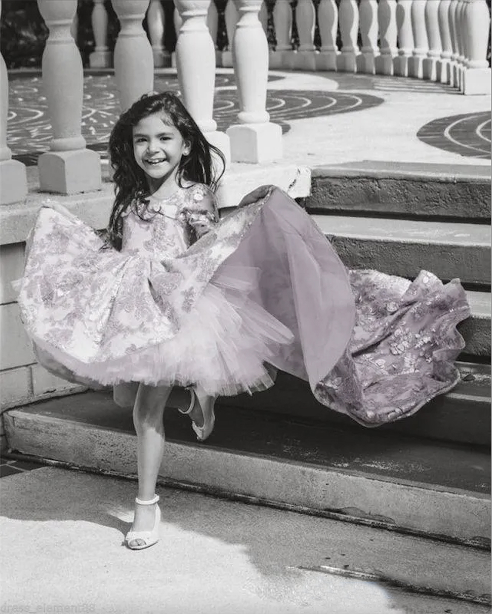 2023 Pink High Low Long Sleeve Flower Girl Dresses V Neck Lace Applique Ruffles Girls Pageant Gowns Children A Line Kids Prom Party Dres 0509