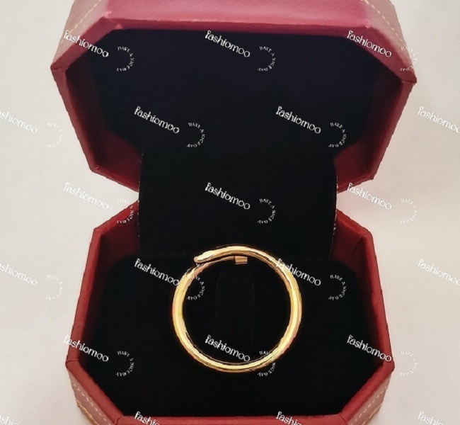 2020 Designer Titanium Steel Rose Gold Women's Love Ring Deluxe Zirconia Engagement Ring Men's Jewelry Gift Fashion Accessories Ribbon Box
2020 Designer Titanium Steel Rose Gold Women's Love Ring Deluxe Zirconia Engagement Ring Men's Jewelry Gift Fashion Accessories Ribbon Box