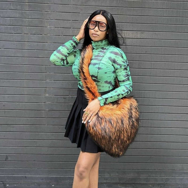 Faux Fur Winter Women Handbags Cute Plush Ladies Heart Shaped Shoulder Bag Female Clutch Purse Love Messenger 0602
Faux Fur Winter Women Handbags Cute Plush Ladies Heart Shaped Shoulder Bag Female Clutch Purse Love Messenger 0602