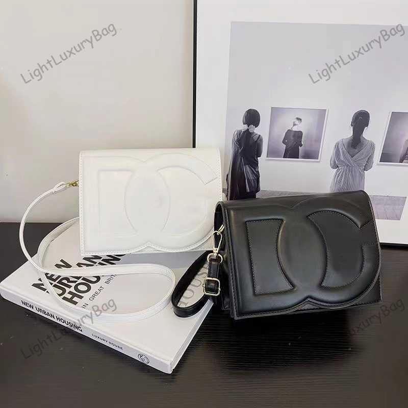 2023 New Arrival Designer Shoulder Bag Fashion Large Letter D Crossbody Bags High Quality Leather Luxury All-match G Female Evening Purses 230530, Pink-21cm
2023 New Arrival Designer Shoulder Bag Fashion Large Letter D Crossbody Bags High Quality Leather Luxury All-match G Female Evening Purses 230530, Pink-21cm