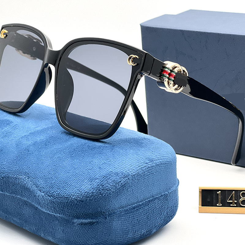 Luxury designer sunglasses men women sunglasses classic brand luxury sunglasses Fashion UV400 Goggle With Box Retro sport coast outdoor travel sunscreen glasses
Luxury designer sunglasses men women sunglasses classic brand luxury sunglasses Fashion UV400 Goggle With Box Retro sport coast outdoor travel sunscreen glasses
