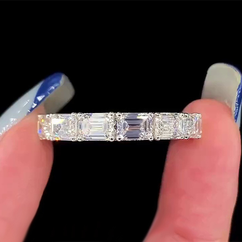 2023 Sparkling Wedding Rings Luxury Jewelry Pure 100% 925 Sterling Silver Emerald Cut Moissanite Diamond High Quality Party Eternity Women Bridal Ring