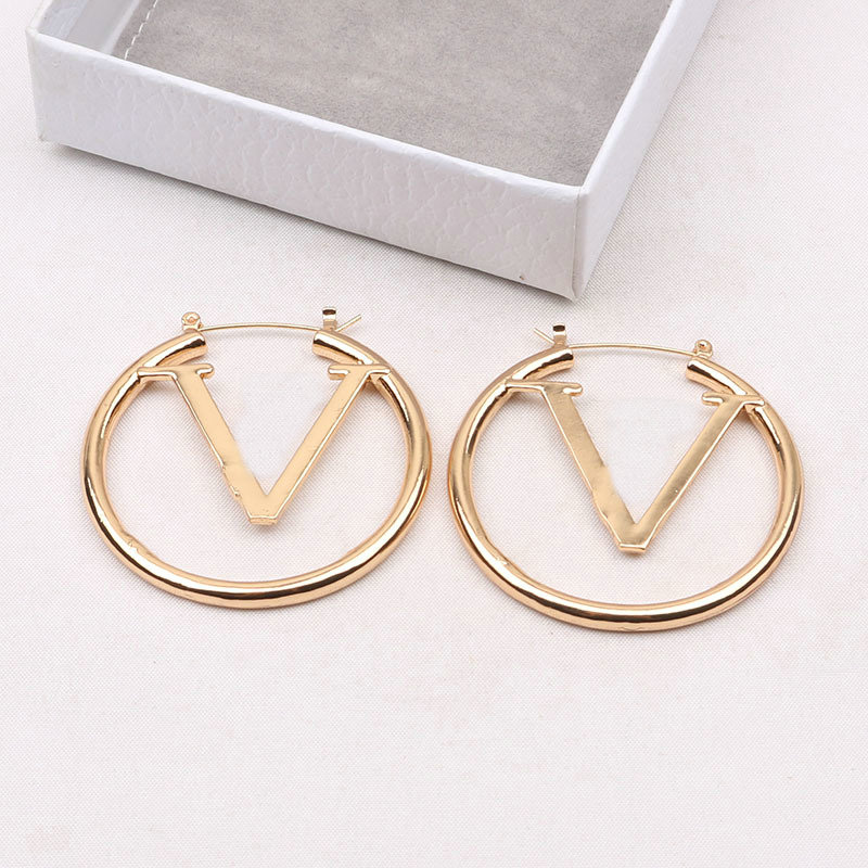Luxury Big Gold Hoop Earrings For Women Lady Girls Ear Studs Set Designer Jewelry Earring Wedding Party Gift Jewelry Accessories
Luxury Big Gold Hoop Earrings For Women Lady Girls Ear Studs Set Designer Jewelry Earring Wedding Party Gift Jewelry Accessories