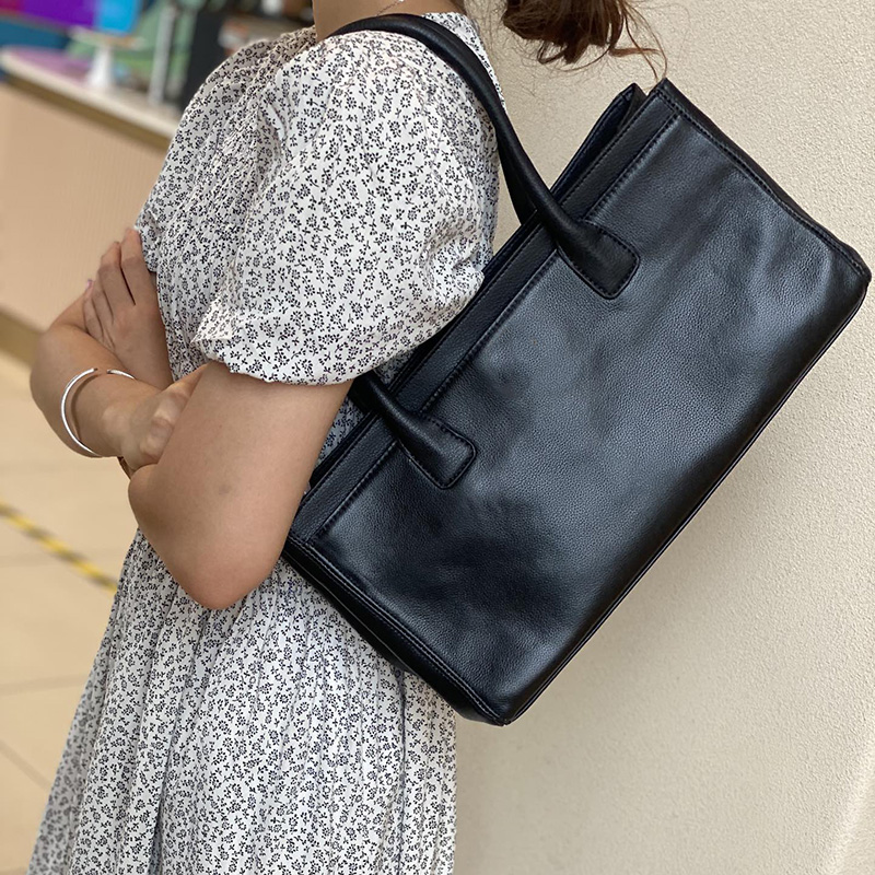 Womens Vinatge Classic CC Underarm Black Bags Clafskin Real Genuine Leather Cowhide Hard Handle Totes Shoulder Street Shopping Luxury Designer Handbags 32x17CM, Box
Womens Vinatge Classic CC Underarm Black Bags Clafskin Real Genuine Leather Cowhide Hard Handle Totes Shoulder Street Shopping Luxury Designer Handbags 32x17CM, Box