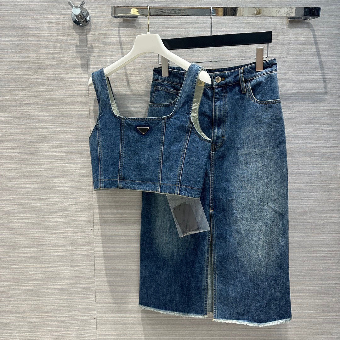 2023 Women' Two Piece Dress Summer Denim Blue Fashion Women Sexy Skinny Crop Tops Straight Casual High Waist Skirt Matching Set
2023 Women' Two Piece Dress Summer Denim Blue Fashion Women Sexy Skinny Crop Tops Straight Casual High Waist Skirt Matching Set