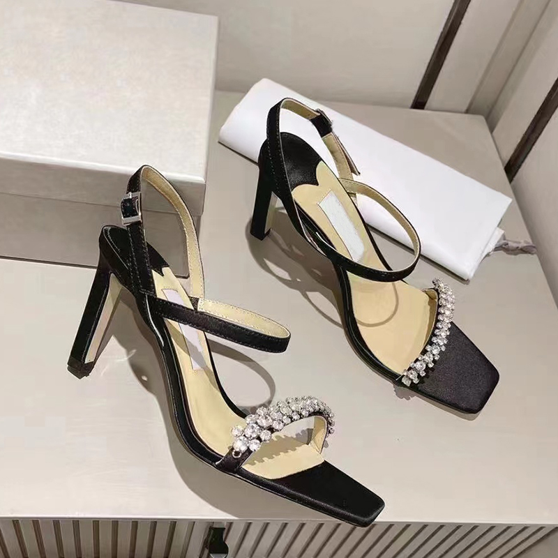 Designer high heels Luxury brand women's sheepskin modern elegant Heels 8.5cm rhinestone dazzling banquet dress wedding shoes Buckle Sandals
Designer high heels Luxury brand women's sheepskin modern elegant Heels 8.5cm rhinestone dazzling banquet dress wedding shoes Buckle Sandals