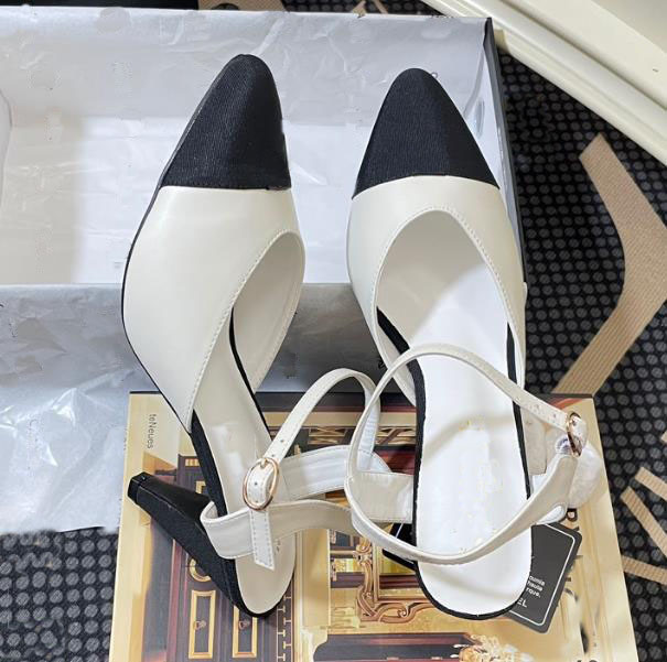 Baotou flat high heels leather sandals designer women's 2023 new belt with heels summer fashion outside wear high heels thick heel slipper
Baotou flat high heels leather sandals designer women's 2023 new belt with heels summer fashion outside wear high heels thick heel slipper
