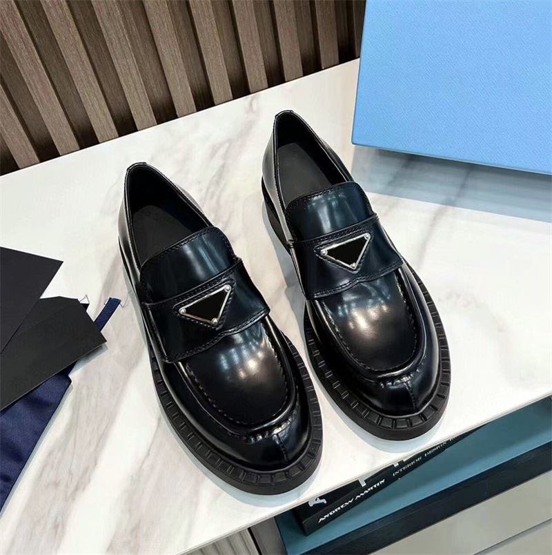 Fashion women's Designer Loafers Loose Spring Fall luxury designer leather dress shoes Triangle Badge Luxury Party shoes Women's single LACES box
Fashion women's Designer Loafers Loose Spring Fall luxury designer leather dress shoes Triangle Badge Luxury Party shoes Women's single LACES box