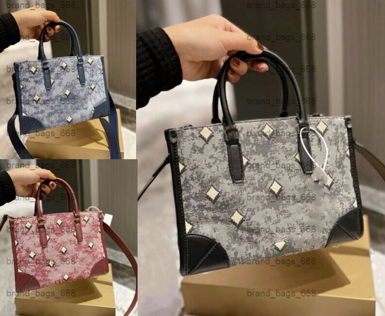 High Quality Fashion Classic bag handbag Women Leather Handbags Womens crossbody VINTAGE Clutch Tote Shoulder Messenger bags
High Quality Fashion Classic bag handbag Women Leather Handbags Womens crossbody VINTAGE Clutch Tote Shoulder Messenger bags