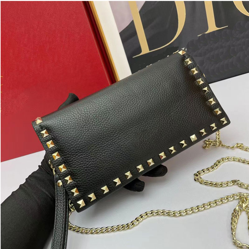 Handbag Riveted Punk calfskin square bag Fashion Designer 2 size female envelope Bag Cover Chain Luxury star Same model Portable shoulder bag Purse Shopping, Green
Handbag Riveted Punk calfskin square bag Fashion Designer 2 size female envelope Bag Cover Chain Luxury star Same model Portable shoulder bag Purse Shopping, Green