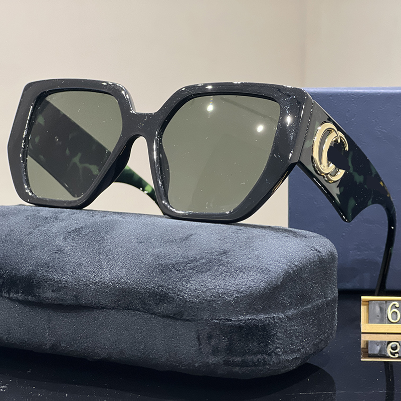Luxury designer sunglasses men sunglasses classic brand luxury sunglasses Fashion UV400 Goggle With Box Retro pilot outdoor sport travel sunscreen glasses
Luxury designer sunglasses men sunglasses classic brand luxury sunglasses Fashion UV400 Goggle With Box Retro pilot outdoor sport travel sunscreen glasses