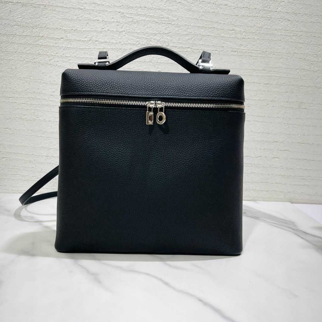 bag loro piana Loro pina extra pocket 23 minimalist and high-end feel carrying daily commuting women's bag on both shoulders, Black
bag loro piana Loro pina extra pocket 23 minimalist and high-end feel carrying daily commuting women's bag on both shoulders, Black