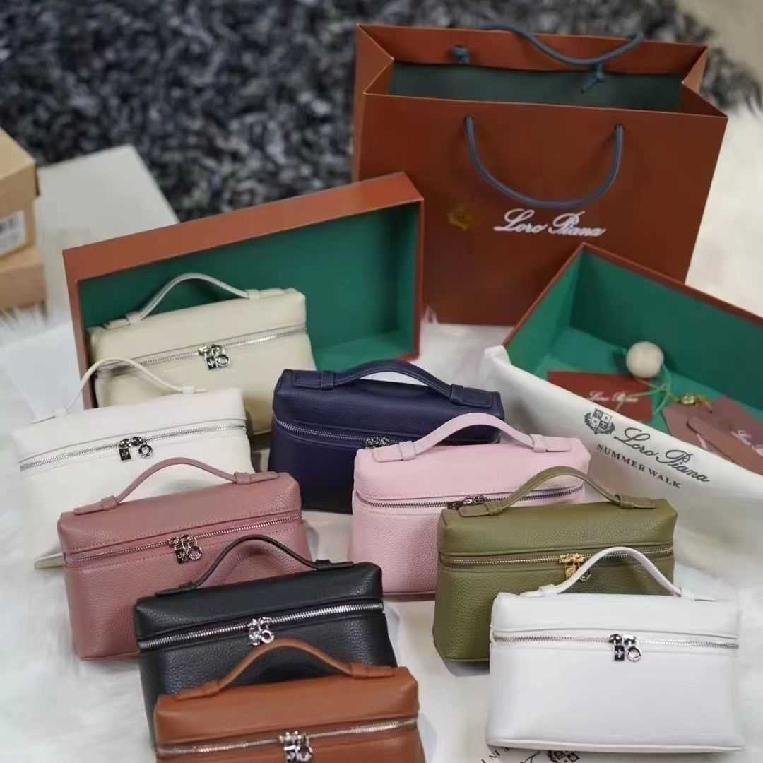bag loro piana Loro handbag L19 carrying bag Piana shoulder bag top layer cowhide Extra Pocker LP19 crossbody, Sky blue
bag loro piana Loro handbag L19 carrying bag Piana shoulder bag top layer cowhide Extra Pocker LP19 crossbody, Sky blue