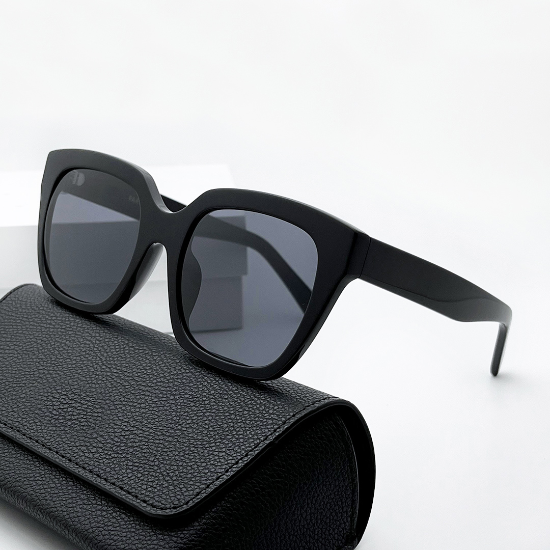 Popular designer 40198 sunglasses for women fashion simple square shape solid color sun glasses elegant leisure style Anti-Ultraviolet Protection come with case
Popular designer 40198 sunglasses for women fashion simple square shape solid color sun glasses elegant leisure style Anti-Ultraviolet Protection come with case