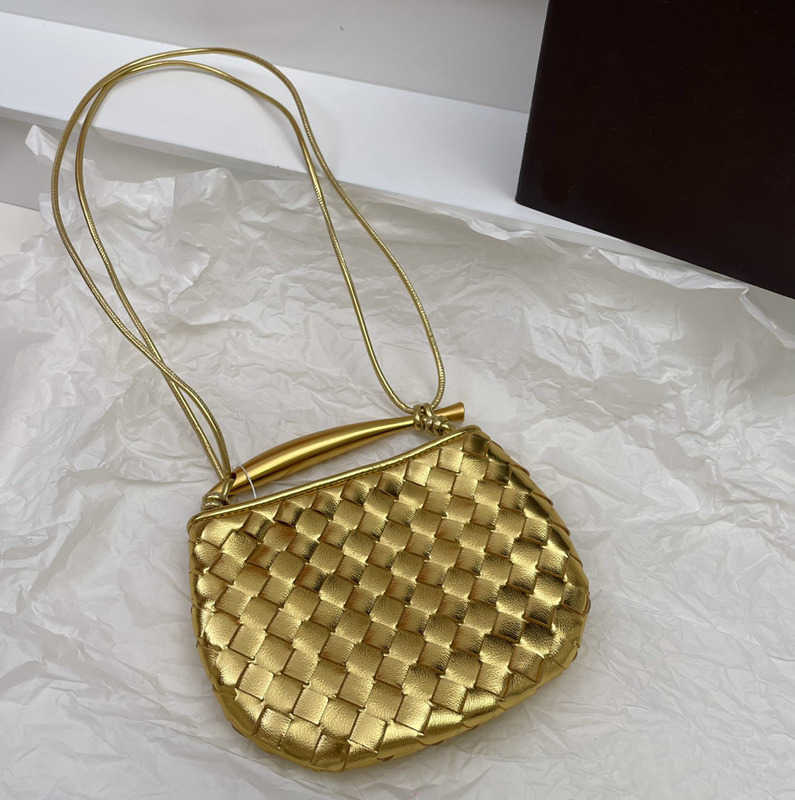 Summer New Fashion Handbags 2023 Ladies Bag Hot Designer Shoulder Belt Trendy Bags for Girls Small Jelly Handbag Sardine mini metal handle and classic women bag, #3 size:20x12x2
Summer New Fashion Handbags 2023 Ladies Bag Hot Designer Shoulder Belt Trendy Bags for Girls Small Jelly Handbag Sardine mini metal handle and classic women bag, #3 size:20x12x2