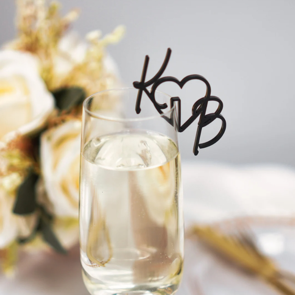 Other Event Party Supplies 100Personalized Drink Stirrers Wedding Initial Tags Glass Toppers Bar Sign Marker Acrylic Wine Charms 230530
Other Event Party Supplies 100Personalized Drink Stirrers Wedding Initial Tags Glass Toppers Bar Sign Marker Acrylic Wine Charms 230530
