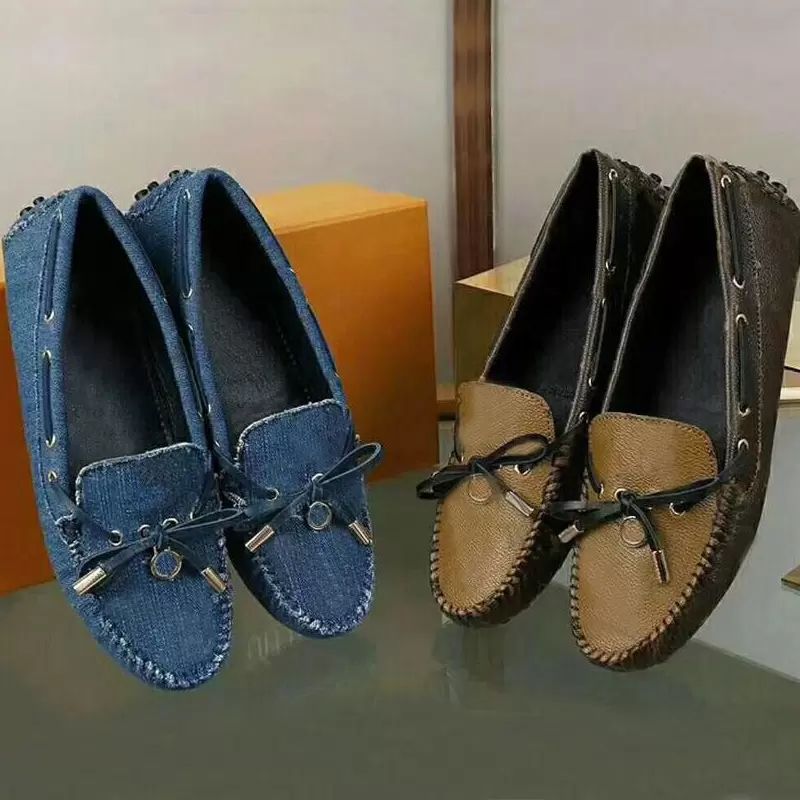Men Dress shoes classic Summer leather Belt buckle Beach Casual Sandals lady Metal cowhide letter Flat boat SHoes brown bowWork Women shoe Large size 35-42-45 with box, Colour 32
Men Dress shoes classic Summer leather Belt buckle Beach Casual Sandals lady Metal cowhide letter Flat boat SHoes brown bowWork Women shoe Large size 35-42-45 with box, Colour 32