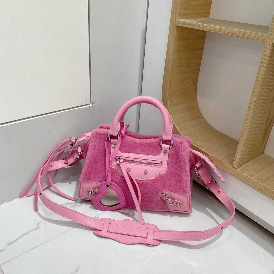 Autumn and winter family B neobagole motorcycle bag leather mini portable fur bag rivet single shoulder cross body underarm bag, & pink
Autumn and winter family B neobagole motorcycle bag leather mini portable fur bag rivet single shoulder cross body underarm bag, & pink
