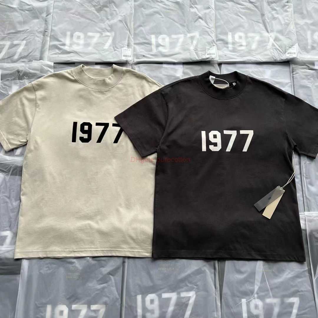 Designer Fashion Clothing ESS Tees Tshirts Fears Of God Cotton FOG Essen Round Neck 1977 Digital Flocking Printing Short Sleeve Loose Round Neck Hip Hop Short t Luxury, 1977 iron black
Designer Fashion Clothing ESS Tees Tshirts Fears Of God Cotton FOG Essen Round Neck 1977 Digital Flocking Printing Short Sleeve Loose Round Neck Hip Hop Short t Luxury, 1977 iron black