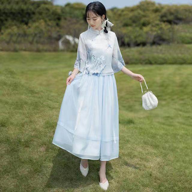 New Chinese Women's Tang Suit Chinese Feng Shui Ink Printed Hanfu Qipao Improved Plate Button Top Set, Light sky blue
New Chinese Women's Tang Suit Chinese Feng Shui Ink Printed Hanfu Qipao Improved Plate Button Top Set, Light sky blue