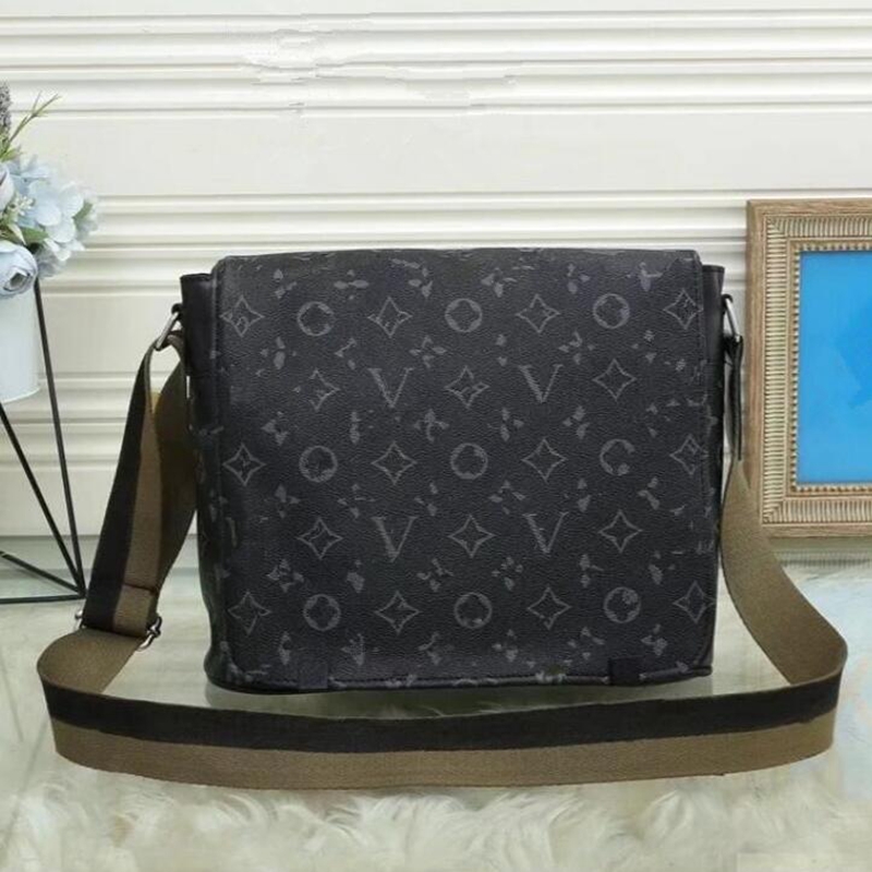 luxury men messenger bag Male Business Single Shoulder Laptop Bag Cross Section Briefcase Computer Package Inclined Bag Mens Handbags Bags Briefcases Satchel, Extra fee (are not sold separat)
luxury men messenger bag Male Business Single Shoulder Laptop Bag Cross Section Briefcase Computer Package Inclined Bag Mens Handbags Bags Briefcases Satchel, Extra fee (are not sold separat)